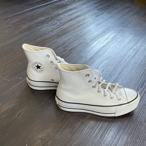 Converse White Leather Chuck Taylor All Star Lift High Sneakers, size 6